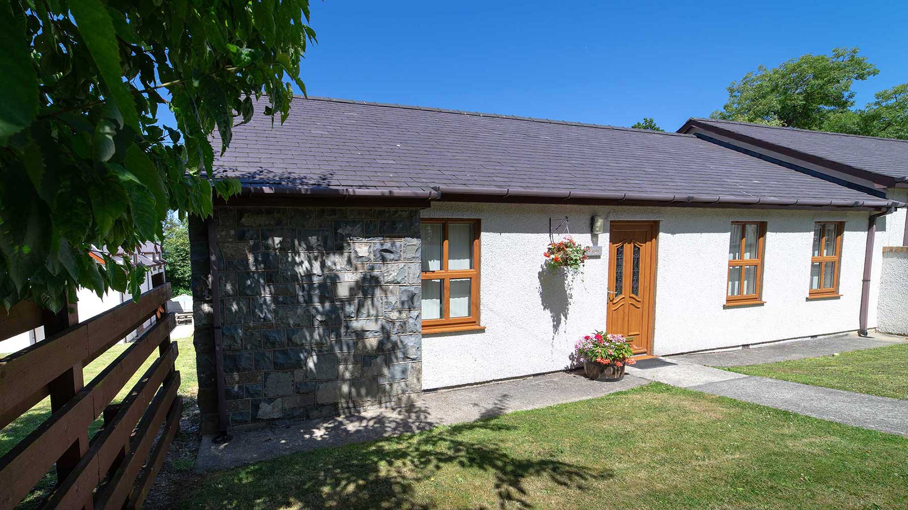 Graiglwyd Springs, Penmaenmawr - Ash cottage